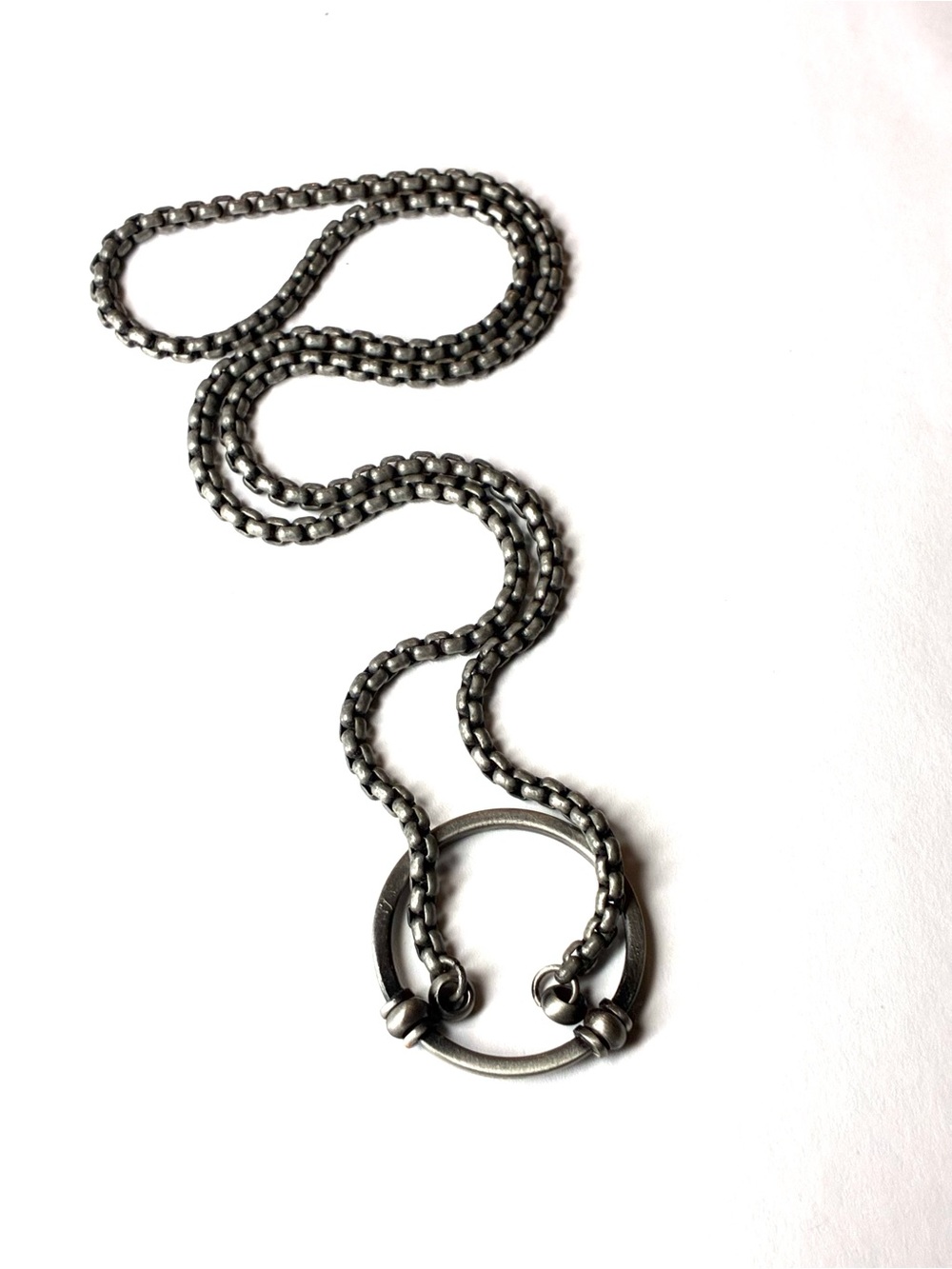 La LOOP "The Charlie" Designer Eyeglass Necklace - Antique Oxidized Silver - Picture 3 of 4